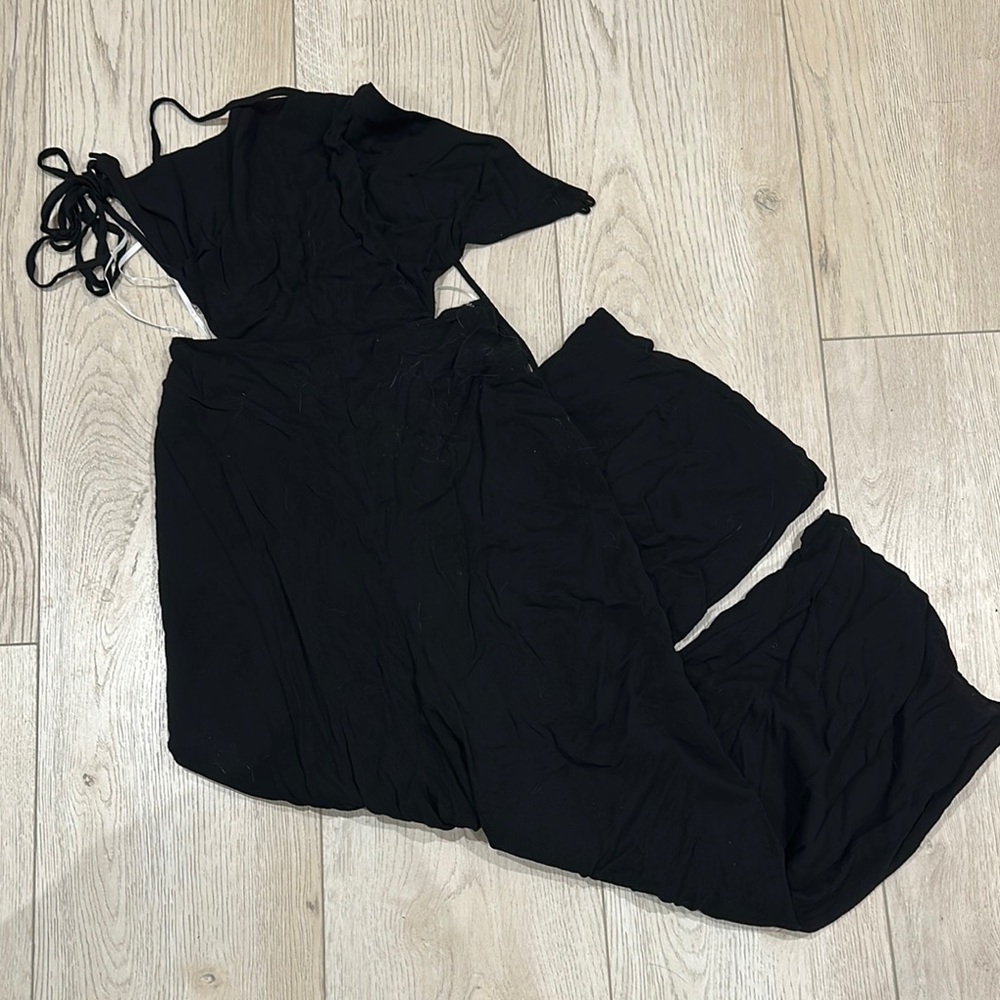 Lulu's Elegant Black Garment